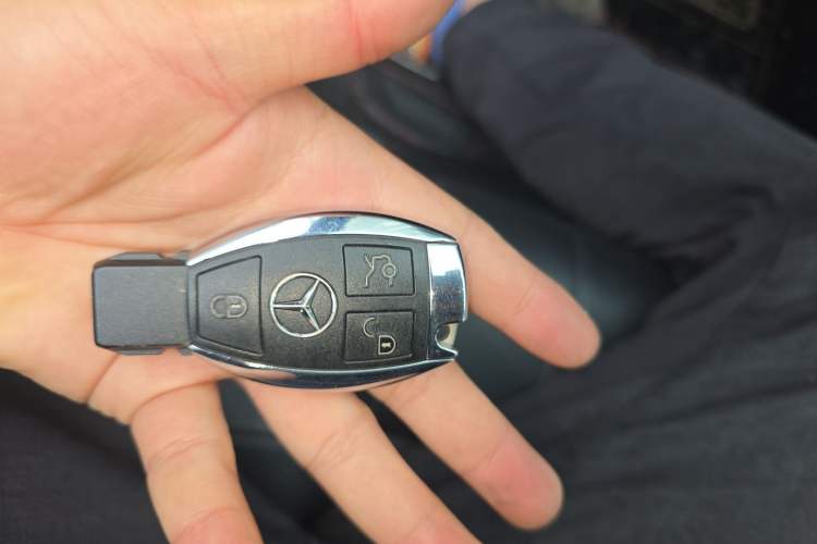 Used Mercedes-Benz E-Class 2015 E 260 L Sport & Fashion Model Vehicle Key