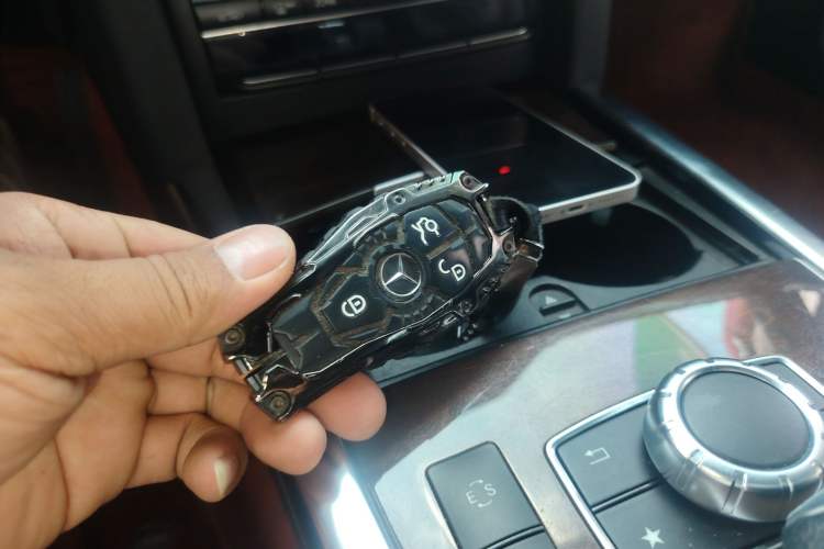 Used Mercedes-Benz E-Class 2015 Facelift E 200 L Vehicle Key