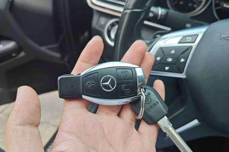 Used Mercedes-Benz E-Class 2015 E 320 L 4MATIC Vehicle Key