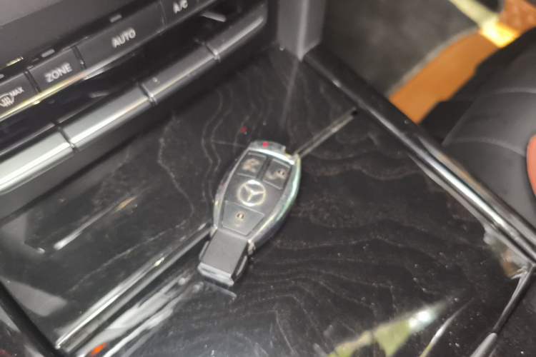 Used Mercedes-Benz E-Class 2015 E 260 L Sport & Fashion Model Vehicle Key