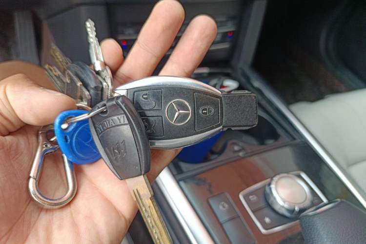 Used Mercedes-Benz E-Class 2015 E 260 L Sport Edition Vehicle Key