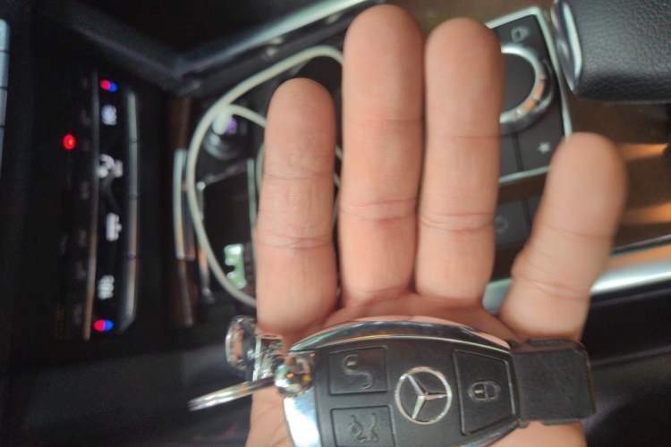 Used Mercedes-Benz E-Class 2015 Facelift E 260 L Luxury Edition Vehicle Key