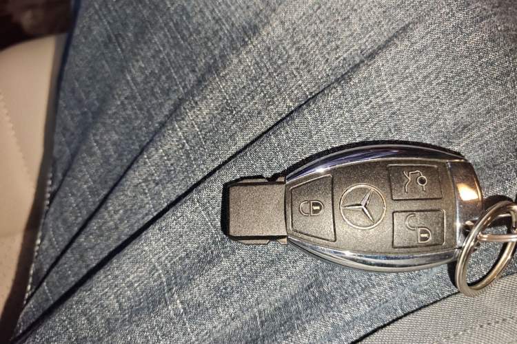 Used Mercedes-Benz E-Class 2015 E 260 L Vehicle Key