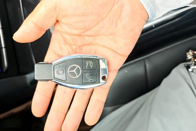 Used Mercedes-Benz E-Class 2015 E 260 L Sport Edition Vehicle Key