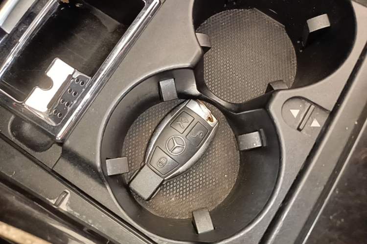 Used Mercedes-Benz E-Class 2015 E 260 L Sport Edition Vehicle Key
