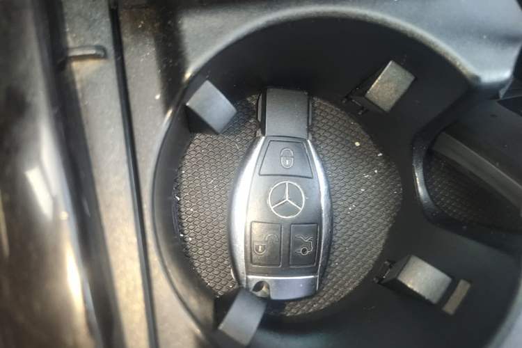 Used Mercedes-Benz E-Class 2015 E 320 L Sport 4MATIC Vehicle Key