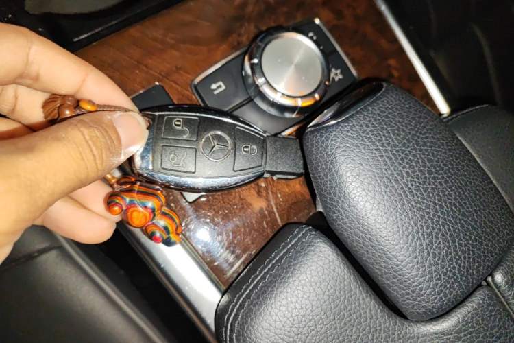 Used Mercedes-Benz E-Class 2015 E 320 L Vehicle Key