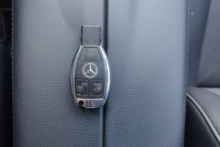 Used Mercedes-Benz E-Class 2015 Facelift E 200 L Sport Edition Vehicle Key