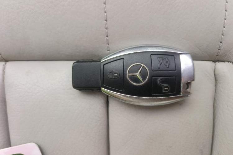 Used Mercedes-Benz E-Class 2015 E 320 L 4MATIC Vehicle Key
