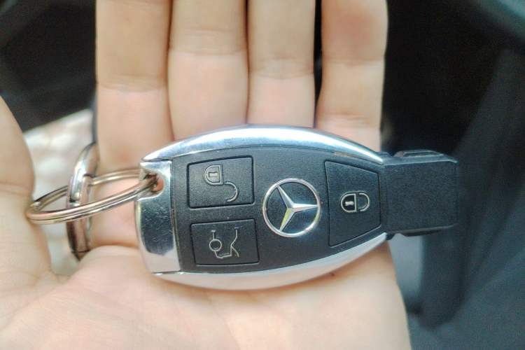 Used Mercedes-Benz E-Class 2015 E 260 L Sport & Fashion Model Vehicle Key