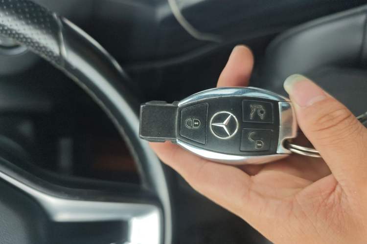 Used Mercedes-Benz E-Class 2015 Restyled E 260 L Sport Edition Vehicle Key