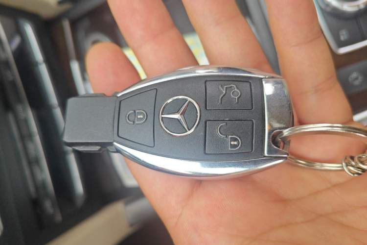 Used Mercedes-Benz E-Class 2015 Facelift E 200 L Vehicle Key