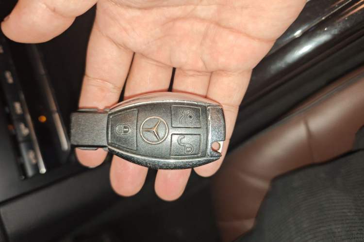 Used Mercedes-Benz E-Class 2015 E 260 L Sport Luxury Model Vehicle Key