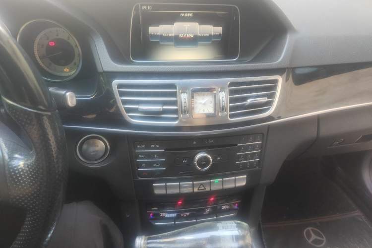 Used Mercedes-Benz E-Class 2015 E 260 L Sport Edition Audio And AC Panel