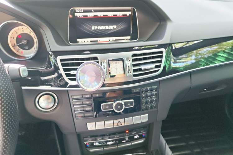 Used Mercedes-Benz E-Class 2015 E 260 L Sport & Fashion Model Audio And AC Panel