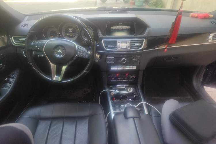 Used Mercedes-Benz E-Class 2015 E 260 L Sport Edition Center Console