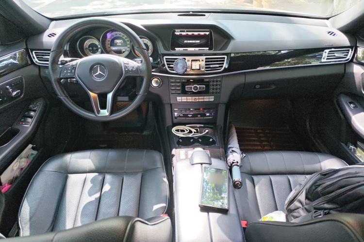 Used Mercedes-Benz E-Class 2015 E 260 L Sport & Fashion Model Center Console