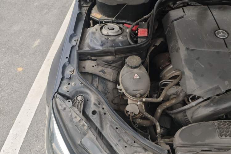 Used Mercedes-Benz E-Class 2015 Restyled E 260 L Sport Edition Engine Bay Right