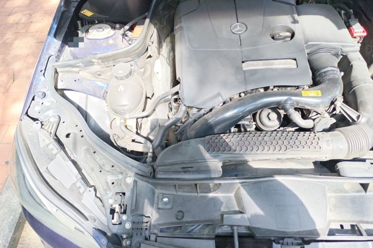 Used Mercedes-Benz E-Class 2015 E 260 L Sport & Fashion Model Engine Bay Right