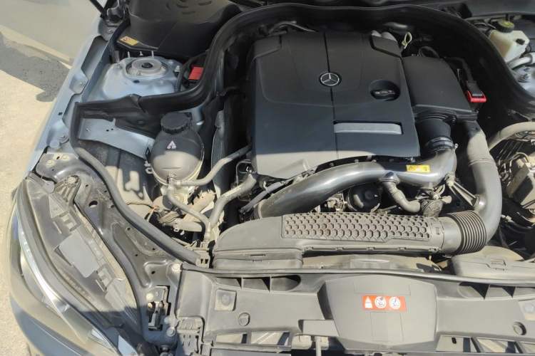 Used Mercedes-Benz E-Class 2015 E 260 L Sport Edition Engine Bay Right