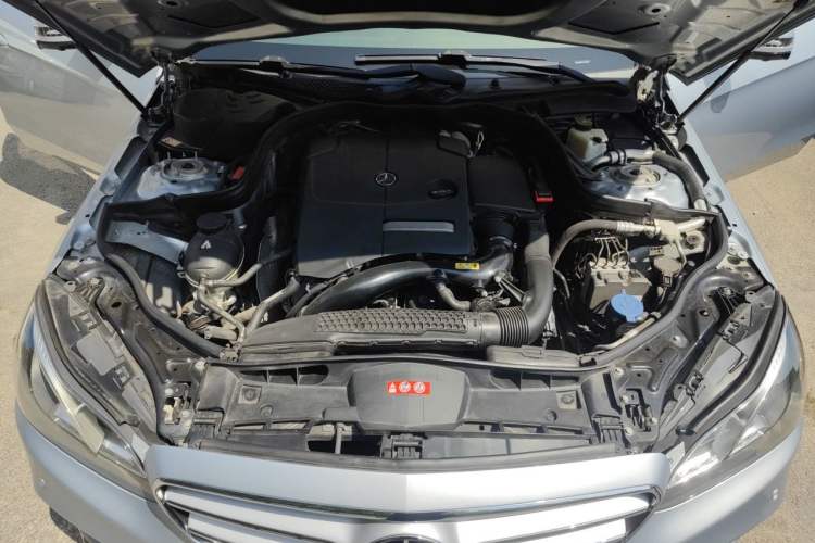 Used Mercedes-Benz E-Class 2015 E 260 L Sport Edition Engine Bay