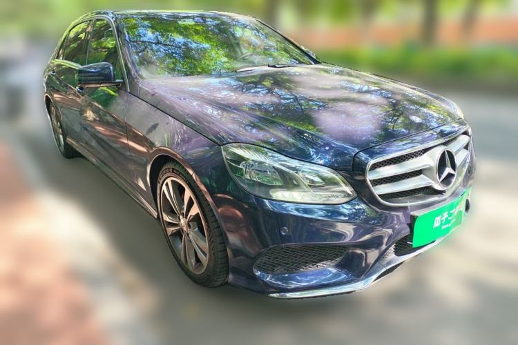 Used Mercedes-Benz E-Class 2015 E 260 L Sport & Fashion Model Front Right 45 Deg