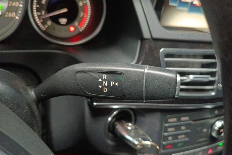 Used Mercedes-Benz E-Class 2015 Restyled E 260 L Sport Edition Gear Lever