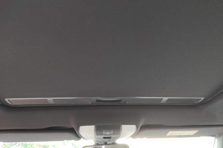 Used Mercedes-Benz E-Class 2015 Restyled E 260 L Sport Edition Headliner