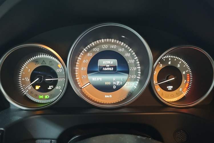 Used Mercedes-Benz E-Class 2015 E 260 L Sport & Fashion Model Instrument Cluster