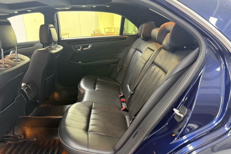 Used Mercedes-Benz E-Class 2015 E 260 L Sport & Fashion Model Interior 1