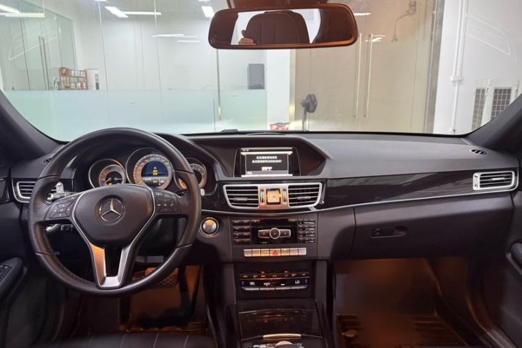 Used Mercedes-Benz E-Class 2015 E 260 L Sport & Fashion Model Interior 5