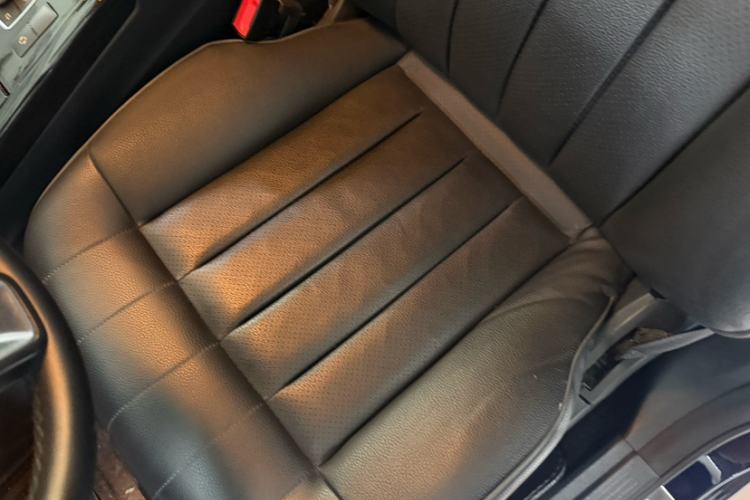 Used Mercedes-Benz E-Class 2015 E 260 L Sport & Fashion Model Interior 6