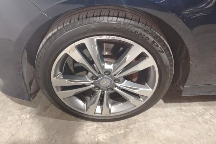 Used Mercedes-Benz E-Class 2015 E 260 L Sport & Fashion Model Left Front Wheel Hub