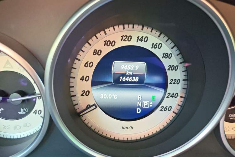 Used Mercedes-Benz E-Class 2015 E 260 L Sport & Fashion Model Odometer Close Up