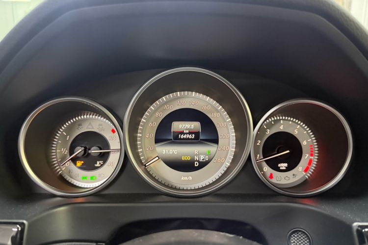 Used Mercedes-Benz E-Class 2015 E 260 L Sport & Fashion Model Odometer Close Up