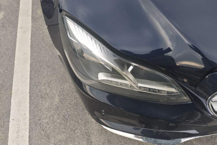 Used Mercedes-Benz E-Class 2015 Restyled E 260 L Sport Edition Right Front Headlight