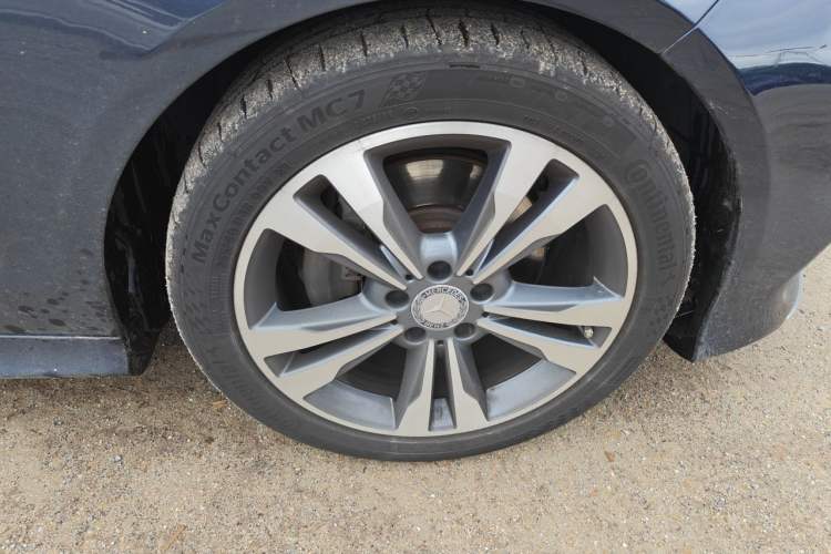 Used Mercedes-Benz E-Class 2015 Restyled E 260 L Sport Edition Right Front Wheel Hub