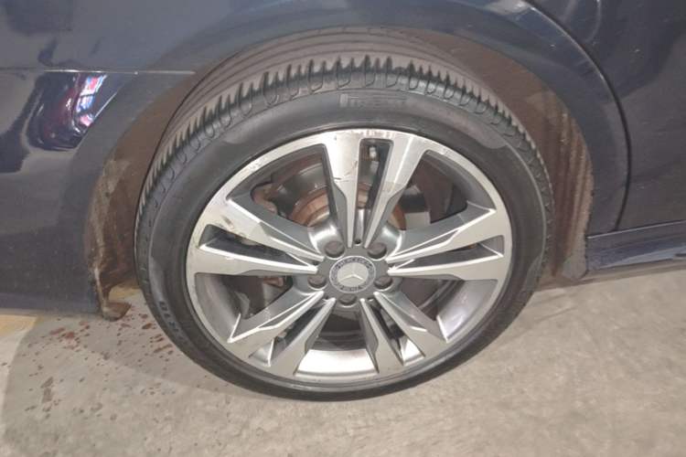 Used Mercedes-Benz E-Class 2015 E 260 L Sport & Fashion Model Right Rear Wheel Hub