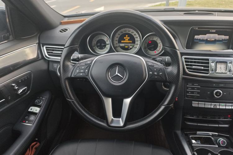 Used Mercedes-Benz E-Class 2015 Restyled E 260 L Sport Edition Steering Wheel