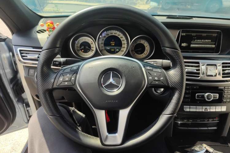 Used Mercedes-Benz E-Class 2015 E 260 L Sport Edition Steering Wheel