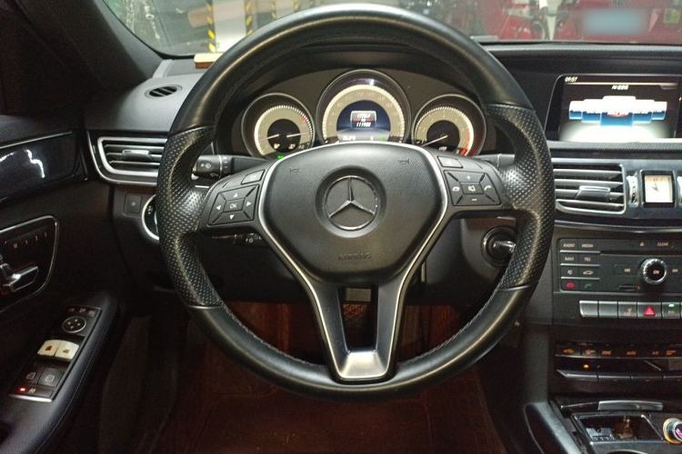 Used Mercedes-Benz E-Class 2015 Restyled E 260 L Sport Edition Steering Wheel