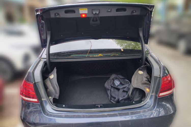 Used Mercedes-Benz E-Class 2015 E 200 L Sport Edition Trunk
