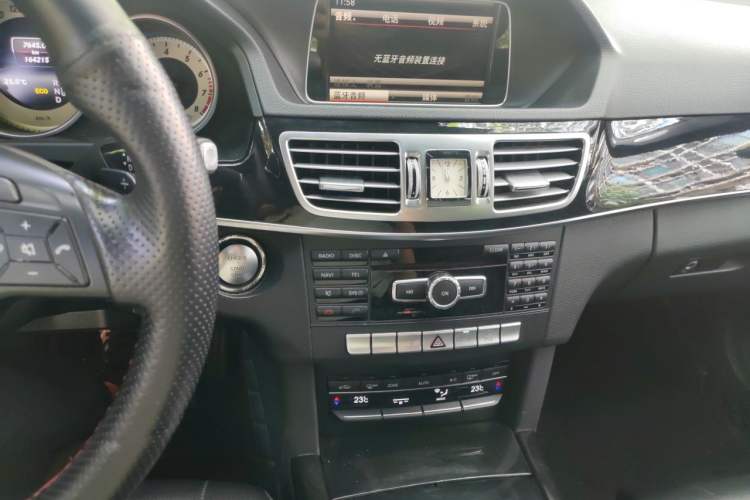 Used Mercedes-Benz E-Class 2015 E 200 L Sport Edition Audio And AC Panel