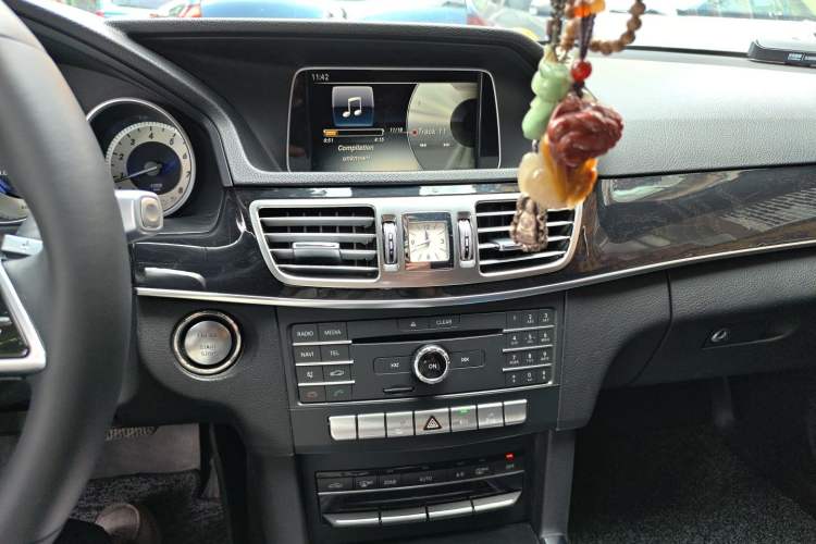 Used Mercedes-Benz E-Class 2015 E 200 L Audio And AC Panel