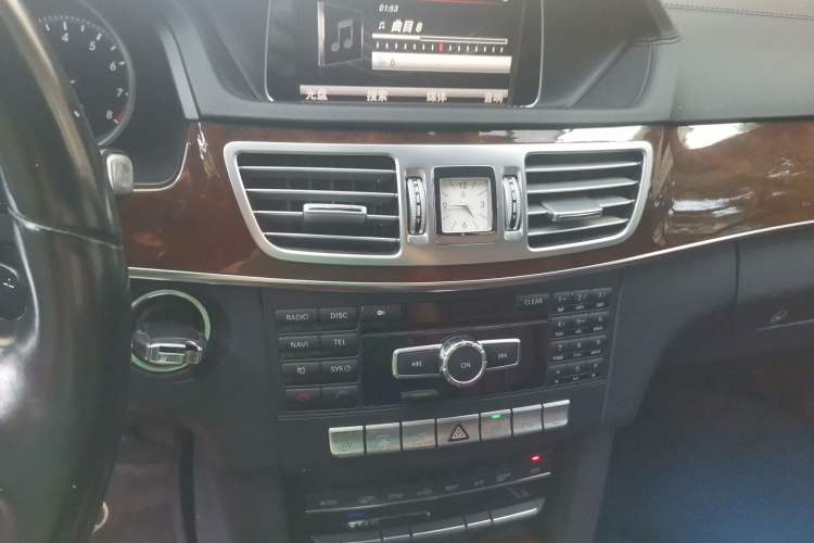 Used Mercedes-Benz E-Class 2015 E 320 L Audio And AC Panel