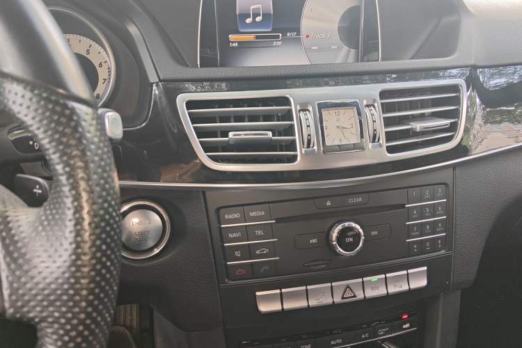 Used Mercedes-Benz E-Class 2015 E 260 L Sport Edition Audio And AC Panel