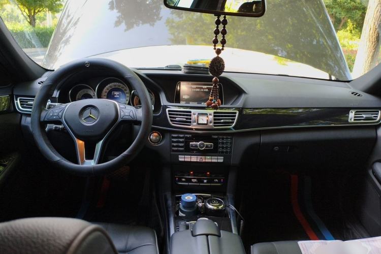 Used Mercedes-Benz E-Class 2015 E 180 L Sport Edition Center Console