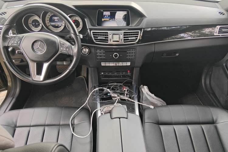 Used Mercedes-Benz E-Class 2015 E 260 L Sport Edition Center Console