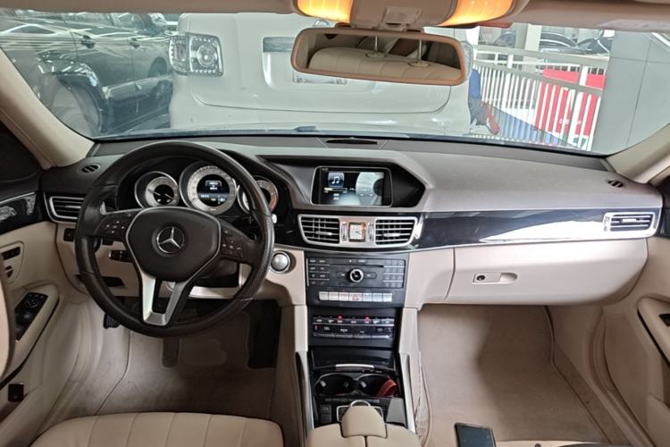 Used Mercedes-Benz E-Class 2015 Restyled E 260 L Sport Edition Center Console