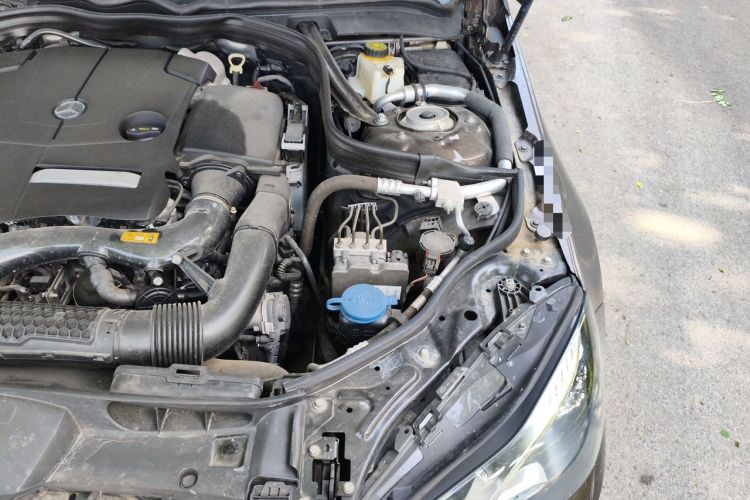 Used Mercedes-Benz E-Class 2015 E 180 L Sport Edition Engine Bay Left